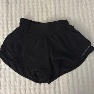Lululemon Hotty Hot Low-Rise Lined Shorts 2.5"